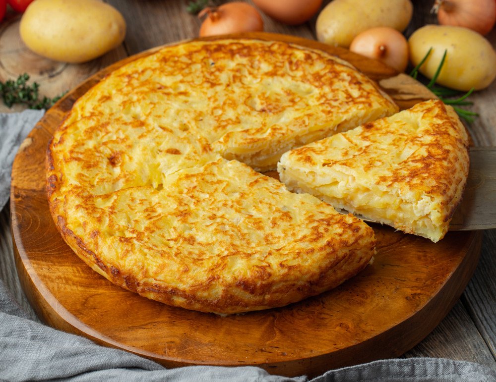 Tortilla de patatas ( Spanish potatoes omelette )